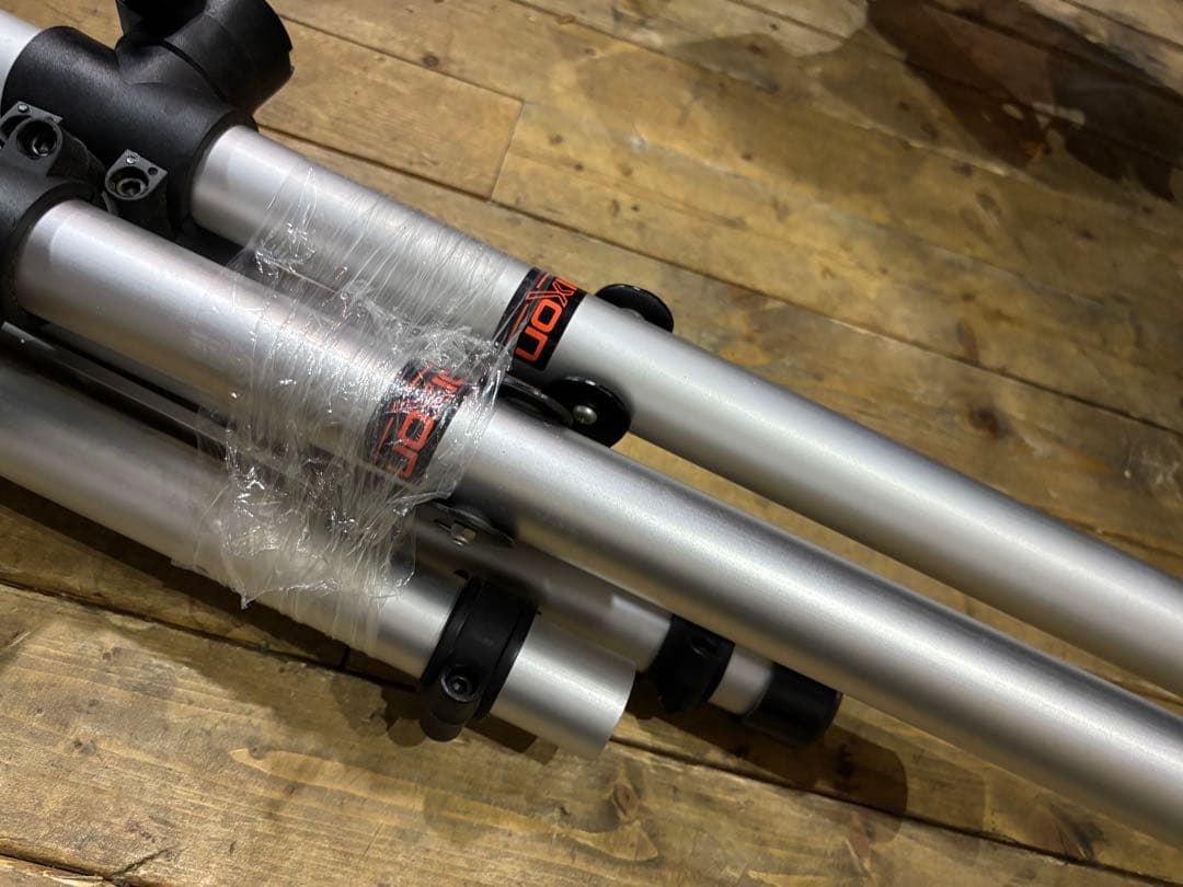 希少キーボード2段パイプスタンド