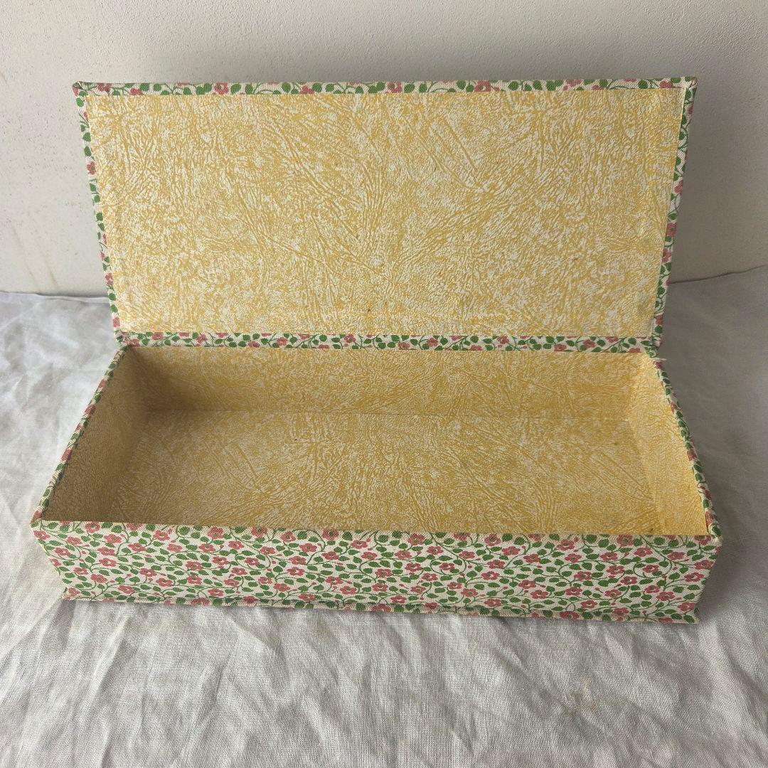 フランス　アンティーク　カルトナージュボックス　ピンクの小花　長方形