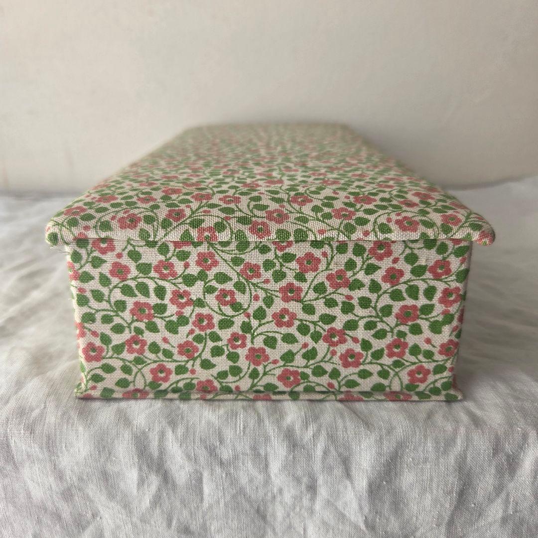 フランス　アンティーク　カルトナージュボックス　ピンクの小花　長方形