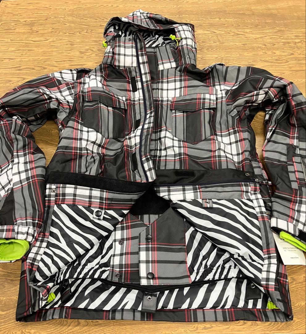 値下げ！ スノーボードウエア 上下セット XLサイズ 新品未使用！