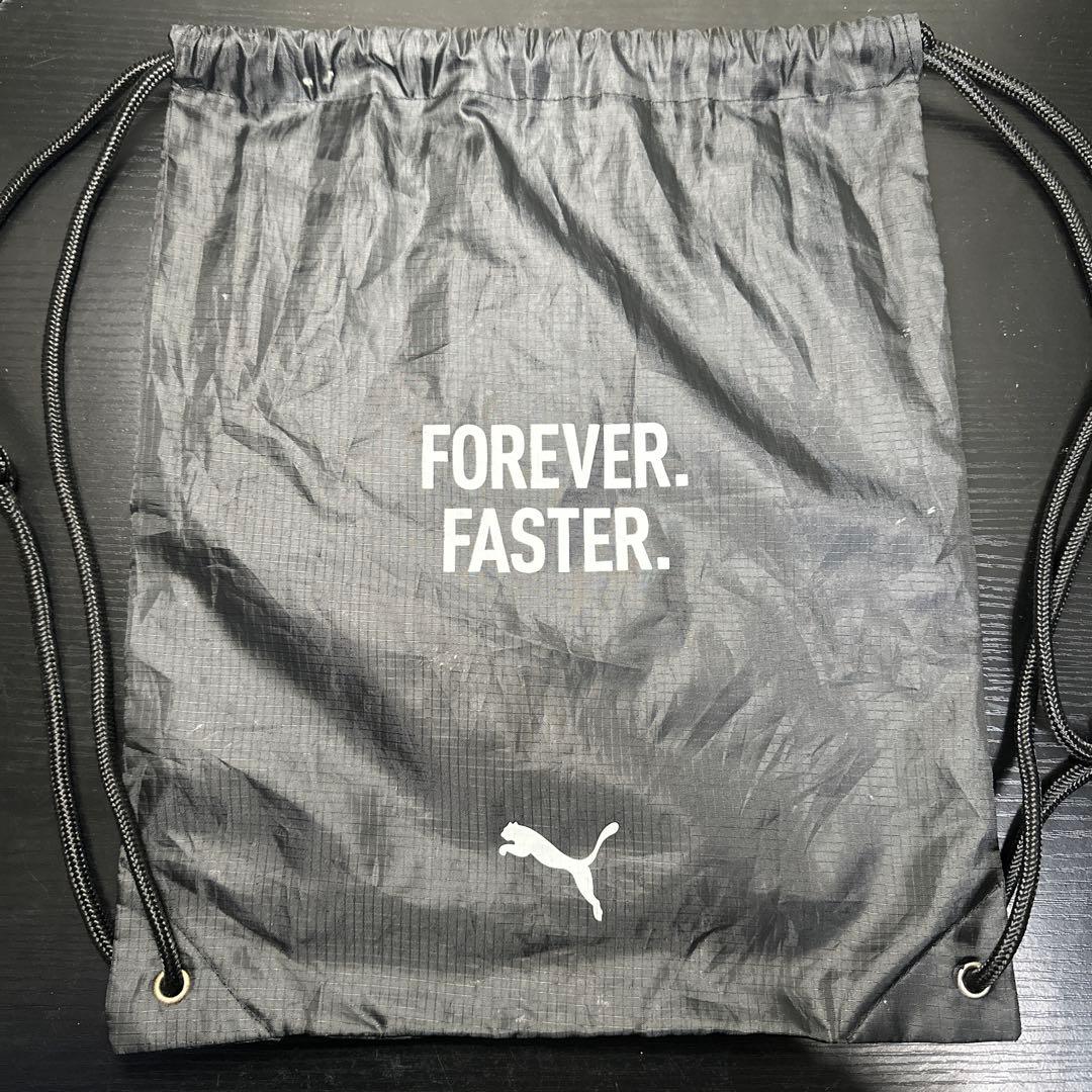 ホワイトハイカットサッカーシューズ