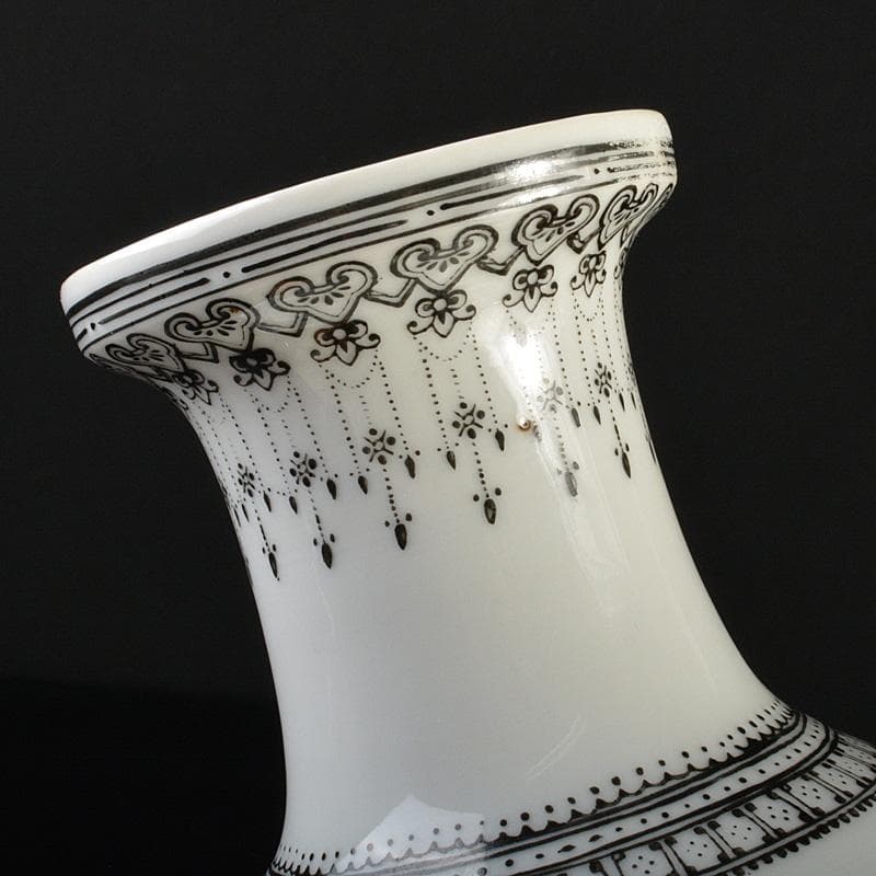 中国　景徳鎮製　粉彩　漢詩孔雀牡丹文瓶　C　6620