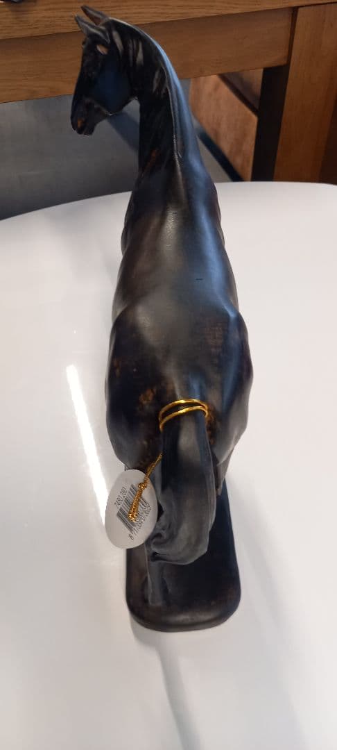 令和8年馬(午年)の彫刻 木製 茶褐色