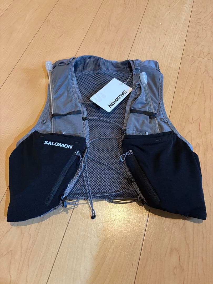 未使用新品SALOMON ADV SKIN 12W ラン、トレラン、レディース