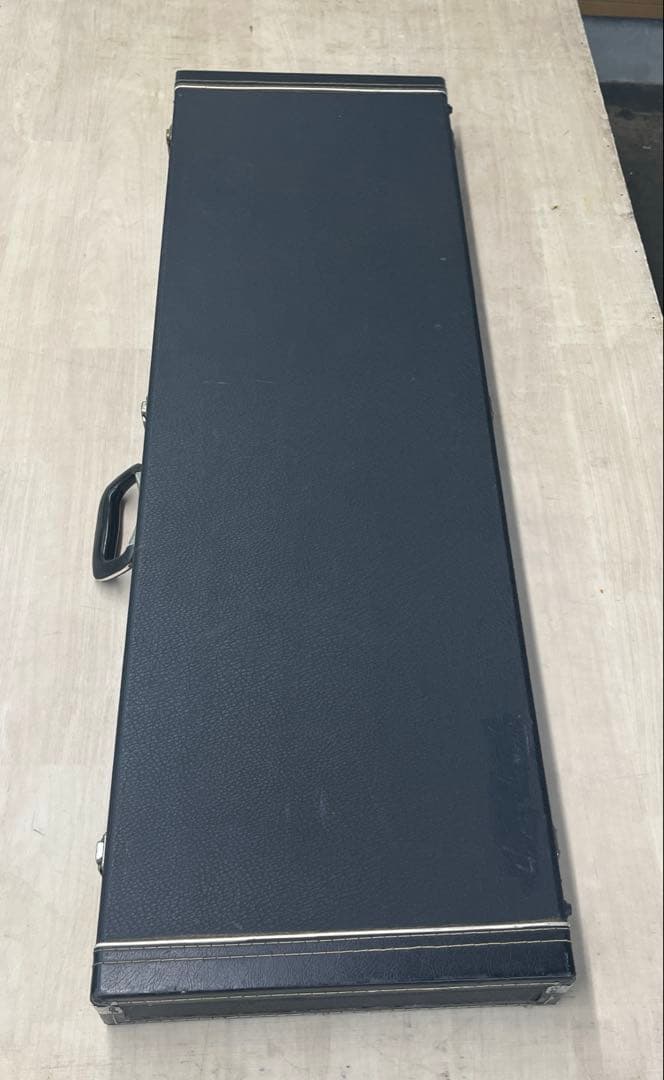 エレキベース　ムスタングタイプ　ハードケース付き！