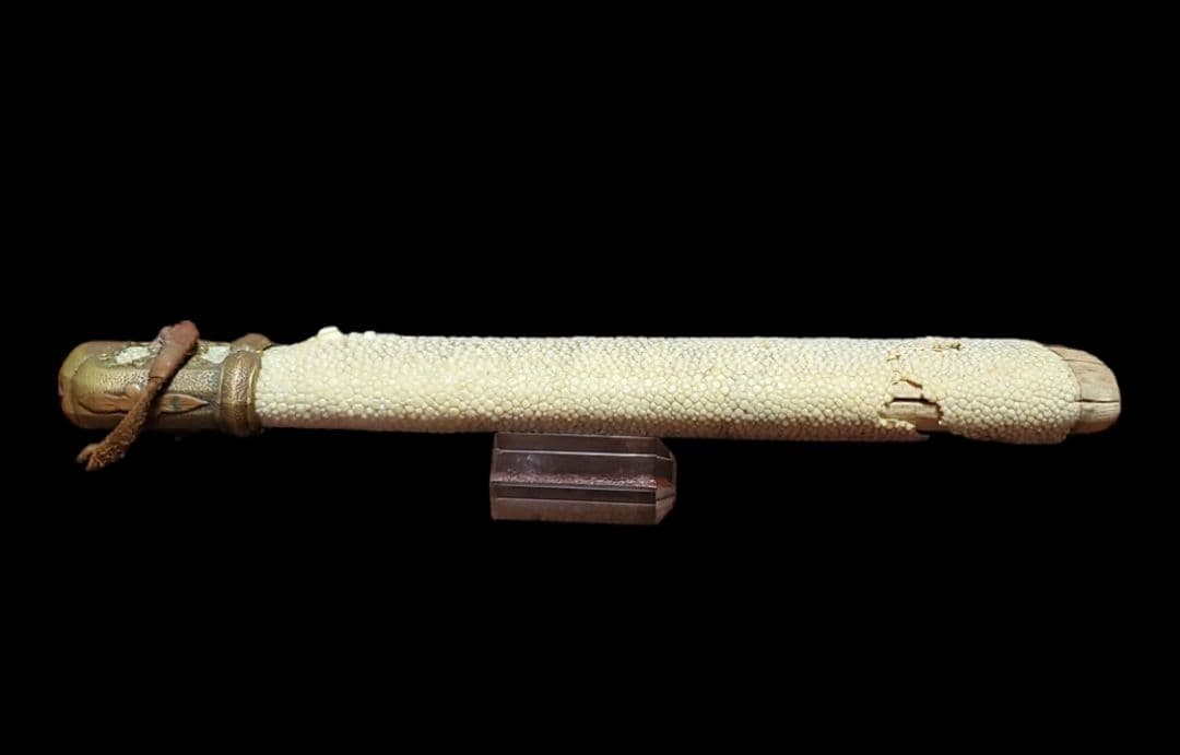 頭金具付き　陸軍刀の柄金具　鮫の親粒付き