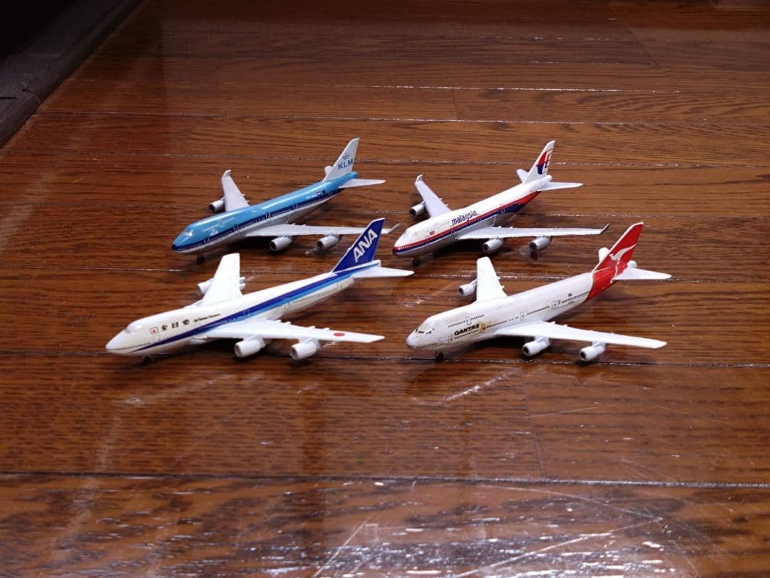 飛行機　模型　16機セット