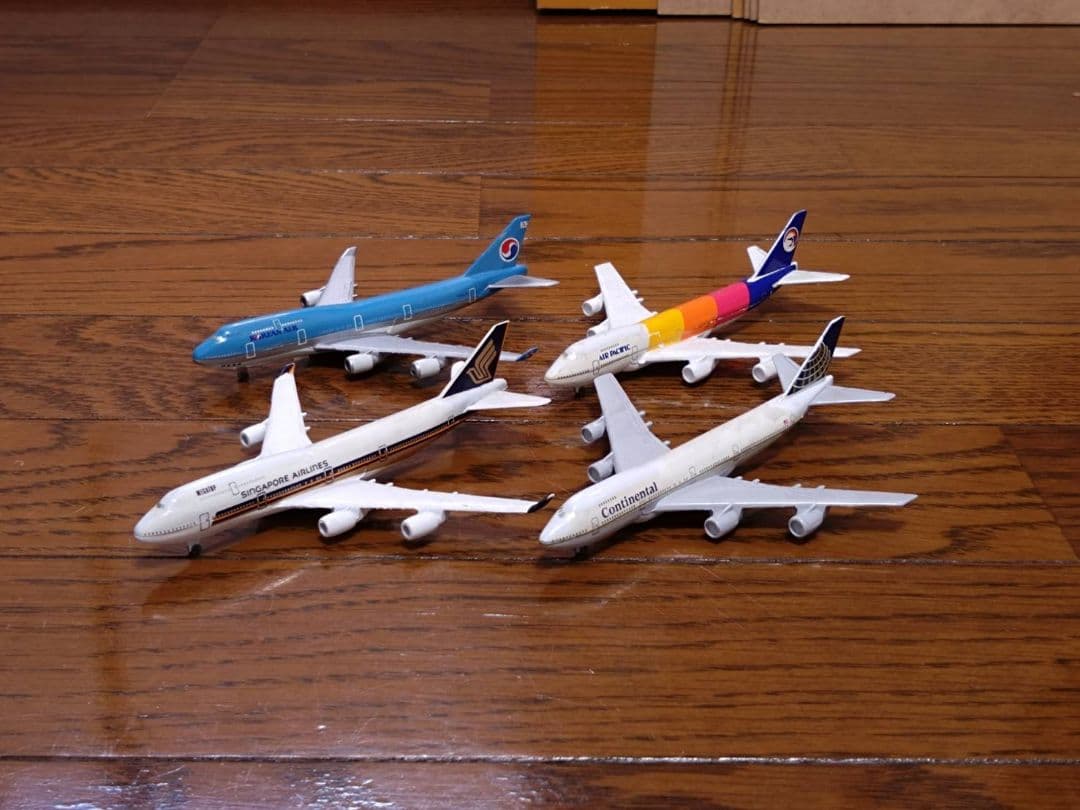 飛行機　模型　16機セット