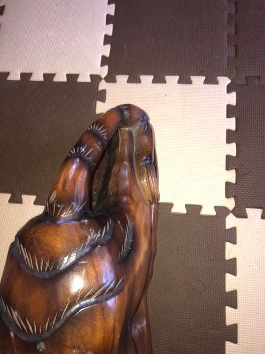 虎の木彫り置き物