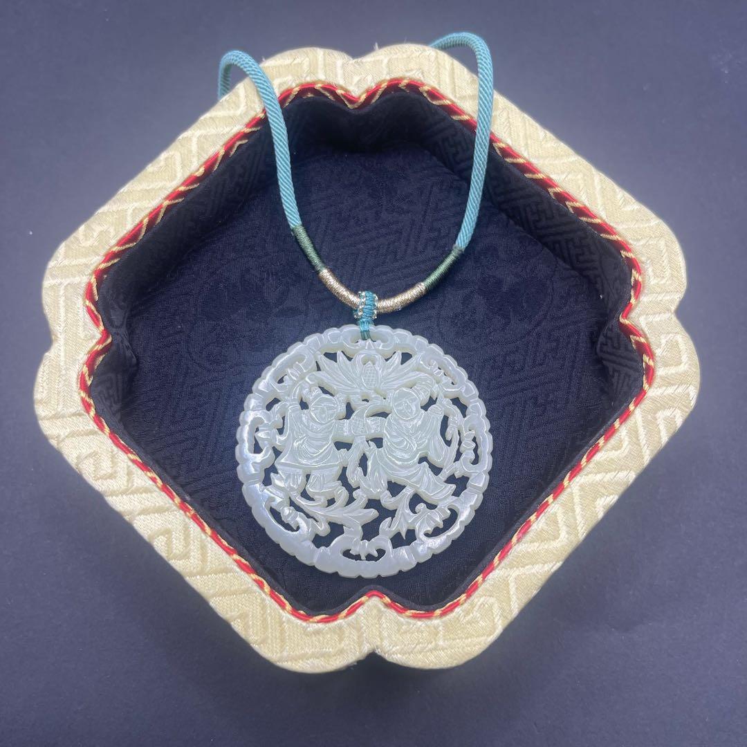 手彫り骨董品 翡翠軟玉　ネフライト　和田玉 和合二仙　良縁、結婚の調和、家庭円満