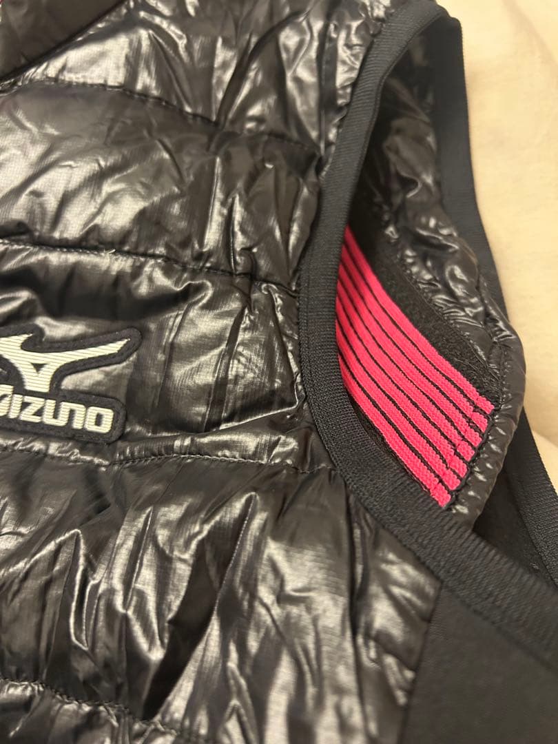 ミズノのダウンベスト（ブレスサーモ素材、L 超軽量