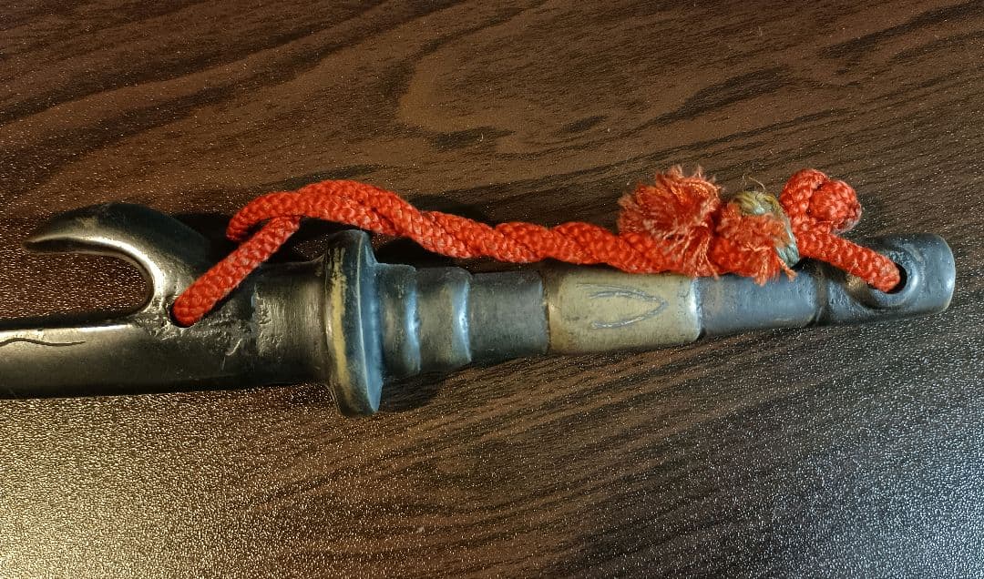 時代物 年代物 古銅 十手 兜割 鉢割 45,5cm 台座付き 甲冑 武具 鎧兜