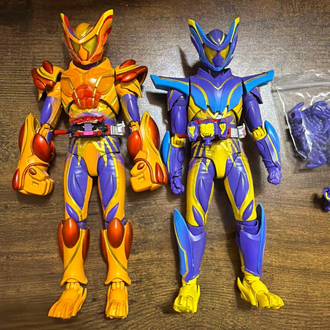 shf規格カスタム仮面ライダーガヴ　マスター&オーバーモード2点セット