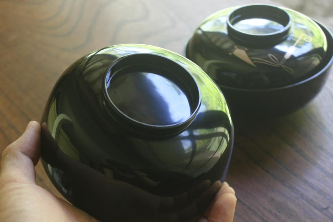 デッドストック！端正な黒漆に極上宝尽くし蒔絵のお椀2点（