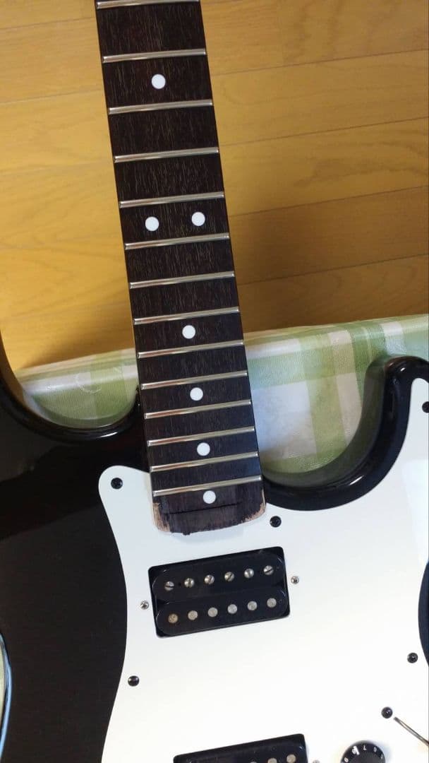 【ジャンク品】Charvel エレキギター CSTブラック