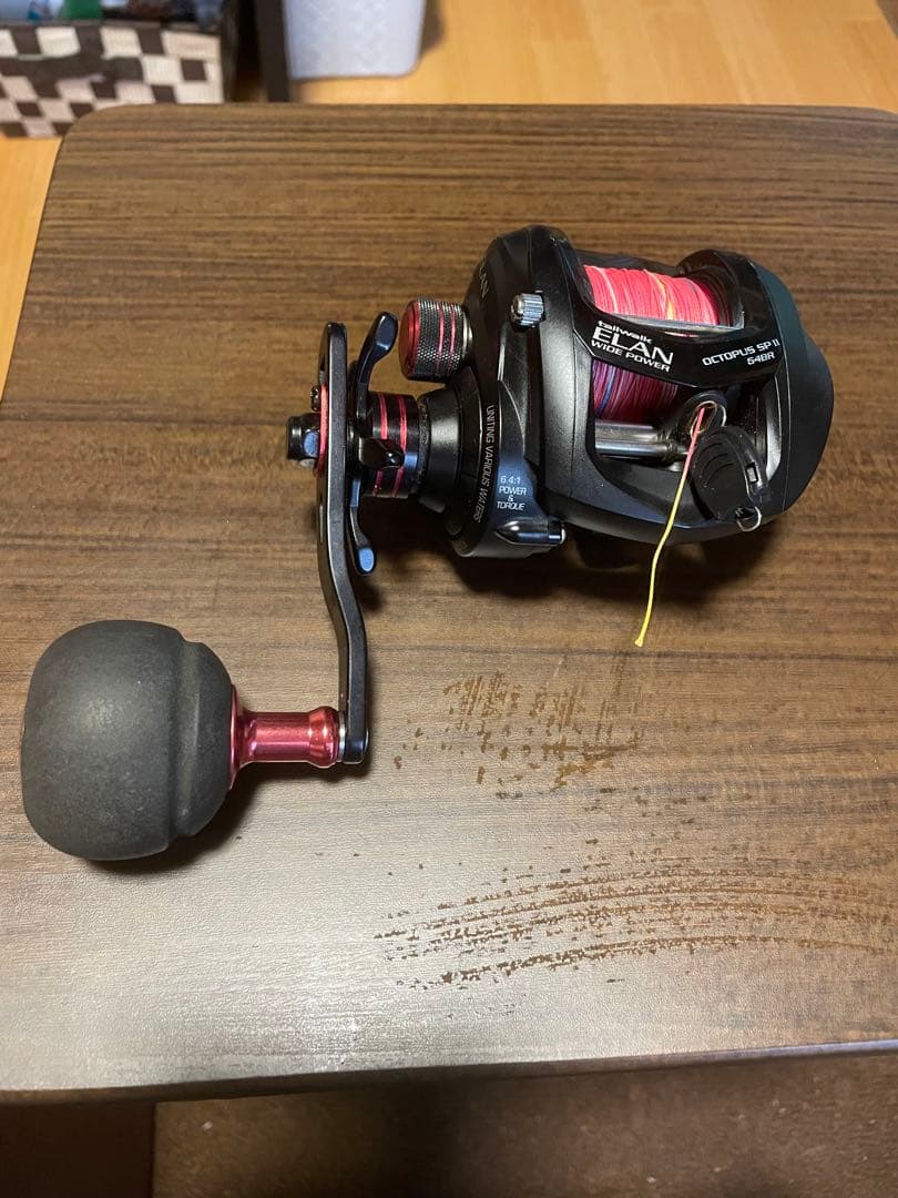 ELAN OCTOPUS SP II ベイトリール 黒/赤