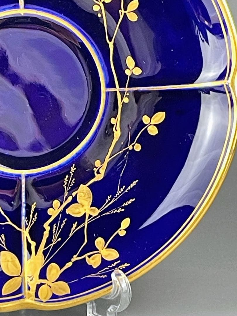 【美品】イギリス窯 コバルトブルー地 金彩・銀彩装飾 ティーカップ＆ソーサー