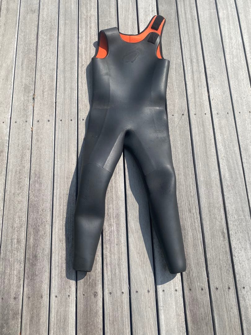 ウェットスーツ　ロクハンカブリ　上下セットLサイズ