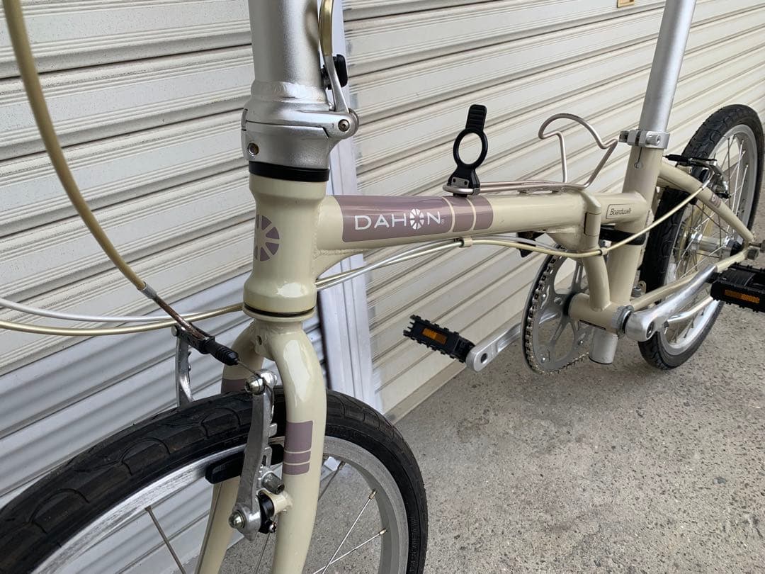 送料無料DAHON 折り畳み自転車Boardwalk SHIMANO 7速 20
