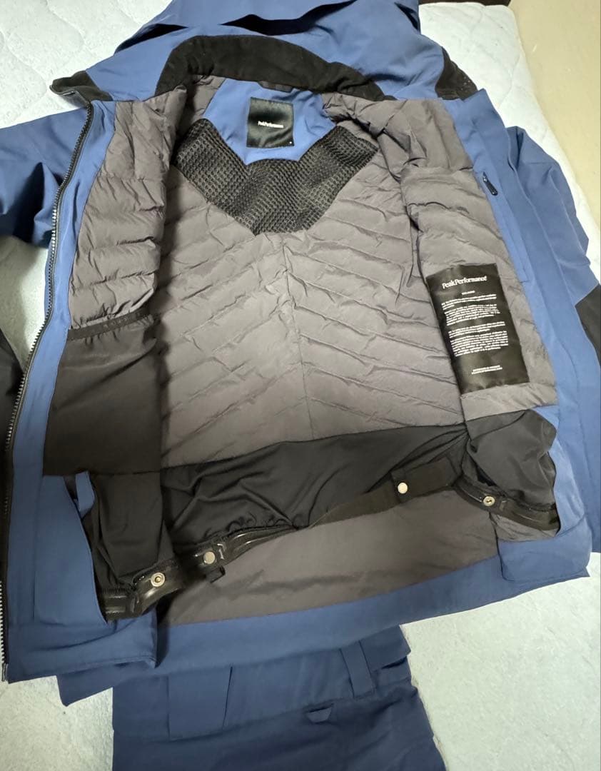 美品　ピークパフォーマンス 綿入　ブルーシャドウＭ