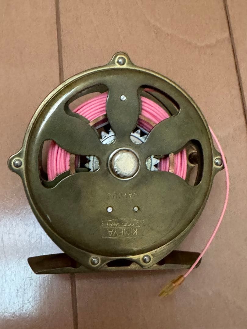 キネヤ　カボス　フライリール