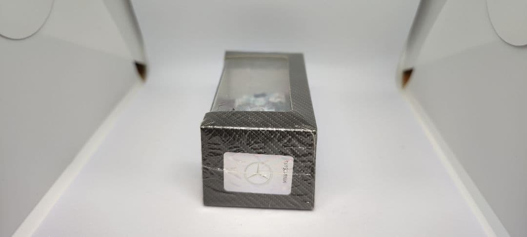 GSR 1/64 メルセデスベンツ AMG チーム ブラックファルコン 2019