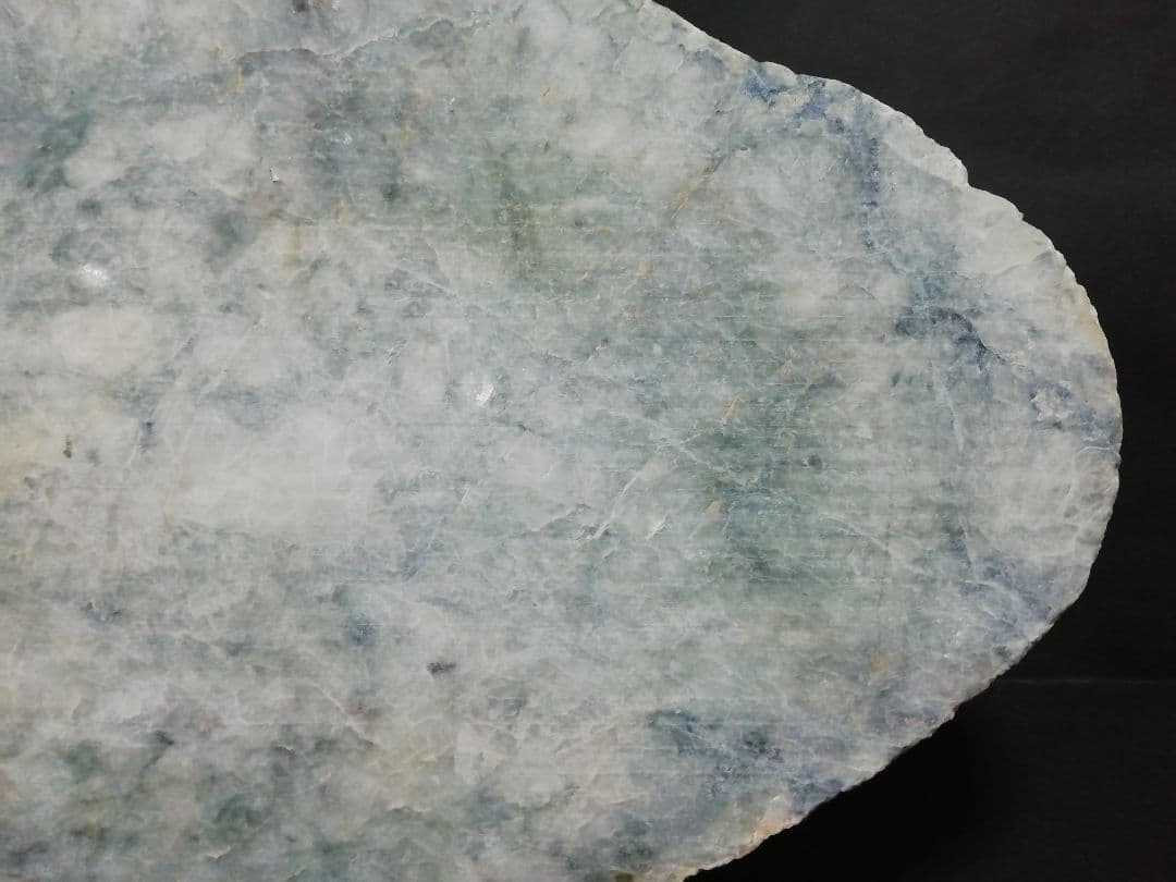 大型天然ヒスイ磨き置物