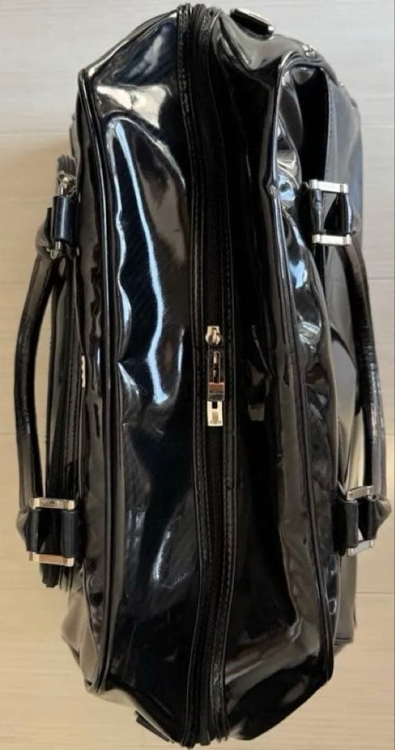 LANVIN SPORT さすが高級志向の光沢メタリックブラックの輝き特典3点組