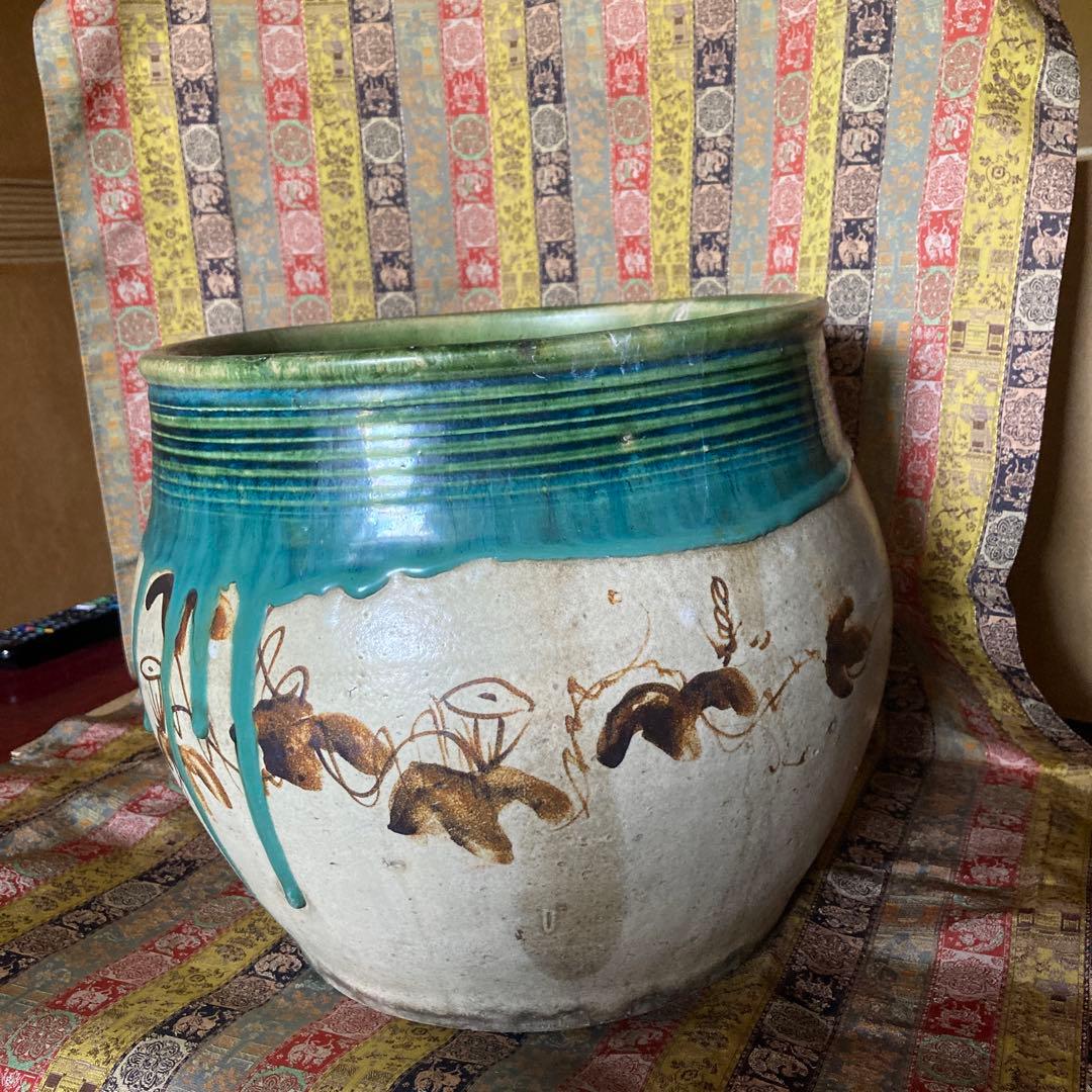 水屋のための織部の水指　高25×口27.5×幅31×高台21.5cm 茶道具