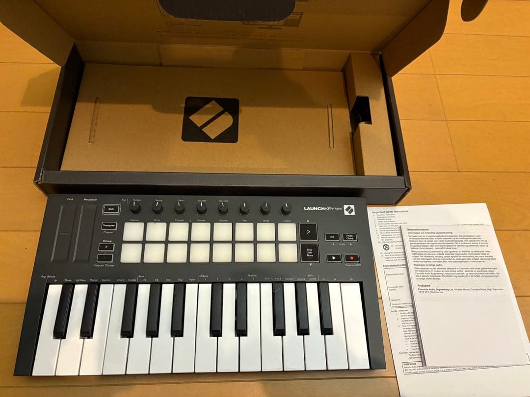 novation LAUNCHKEY mini MK3 MIDIキーボード