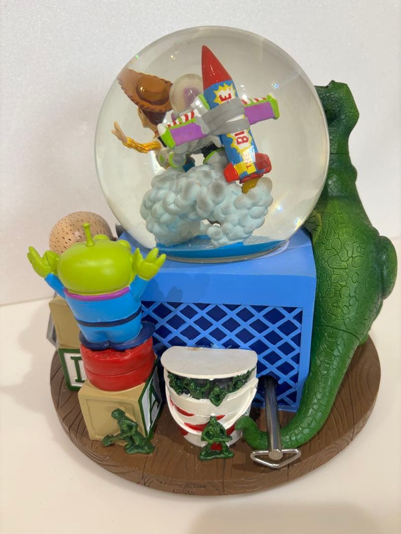 トイストーリー　スノードーム　スノーグローブ　オルゴール
