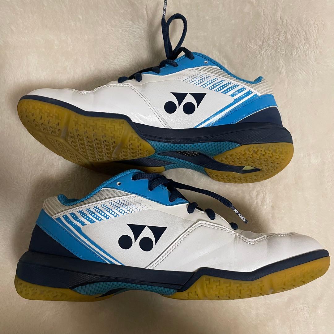 ヨネックスバドミントンシューズ　パワークッション65Z3ホワイトオーシャンブルー