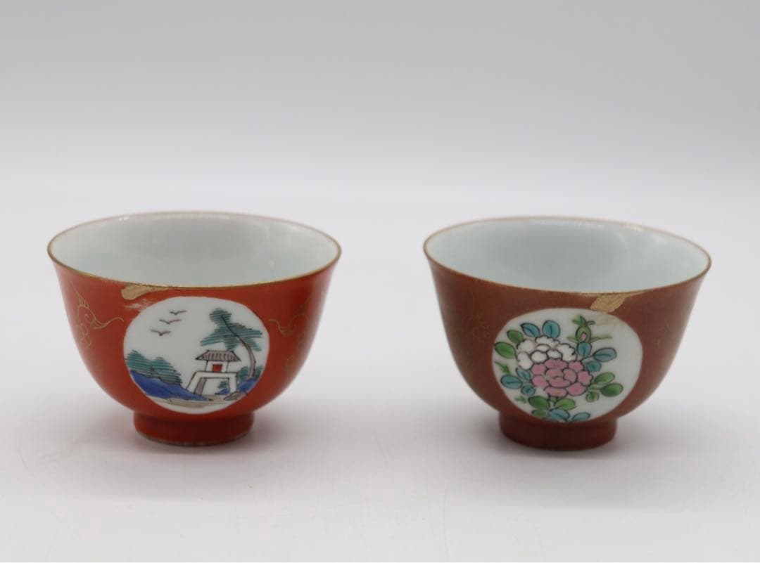 中国　紅釉金彩　粉彩湯呑み2点　茶器　送料込み0531
