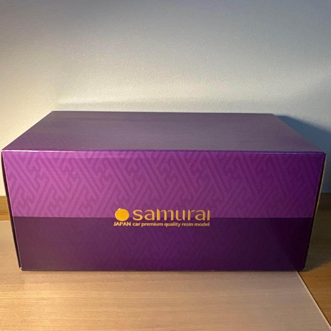 京商　samurai 日産　GT-R R35 ホワイト　1/18 ミニカー