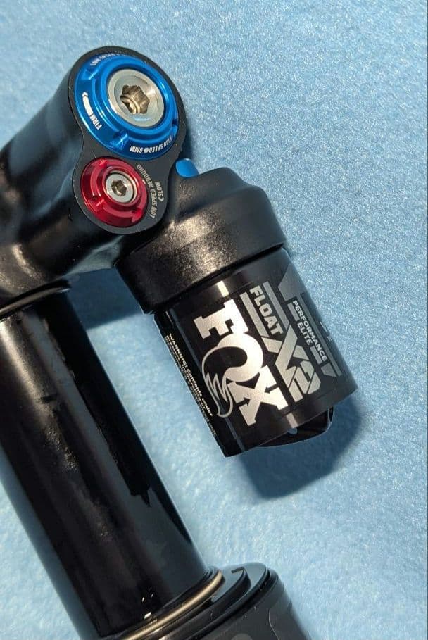 FOX FLOAT X2 2pos-adjust 205×65 リアサス