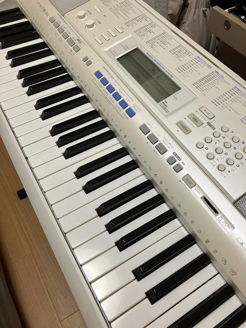 【最終値下げ】電子キーボード ホワイト 多機能