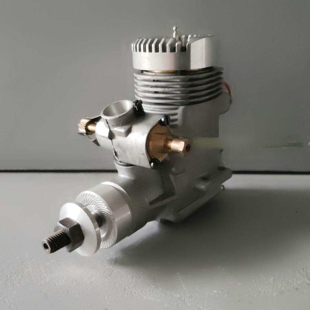 SUPER TIGRE PIANORO イタリア製 エンジン ラジコン