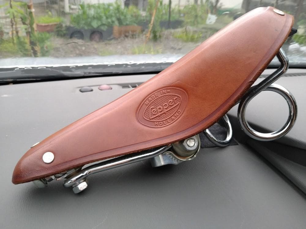1日限定価格★Lepper 本革 サドル　レッパー レザー