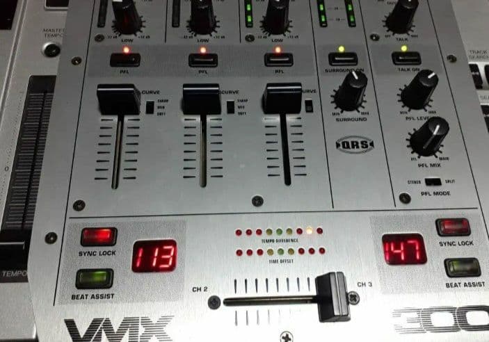 VMX 300 DJミキサーベリンガーミキサー稼働品
