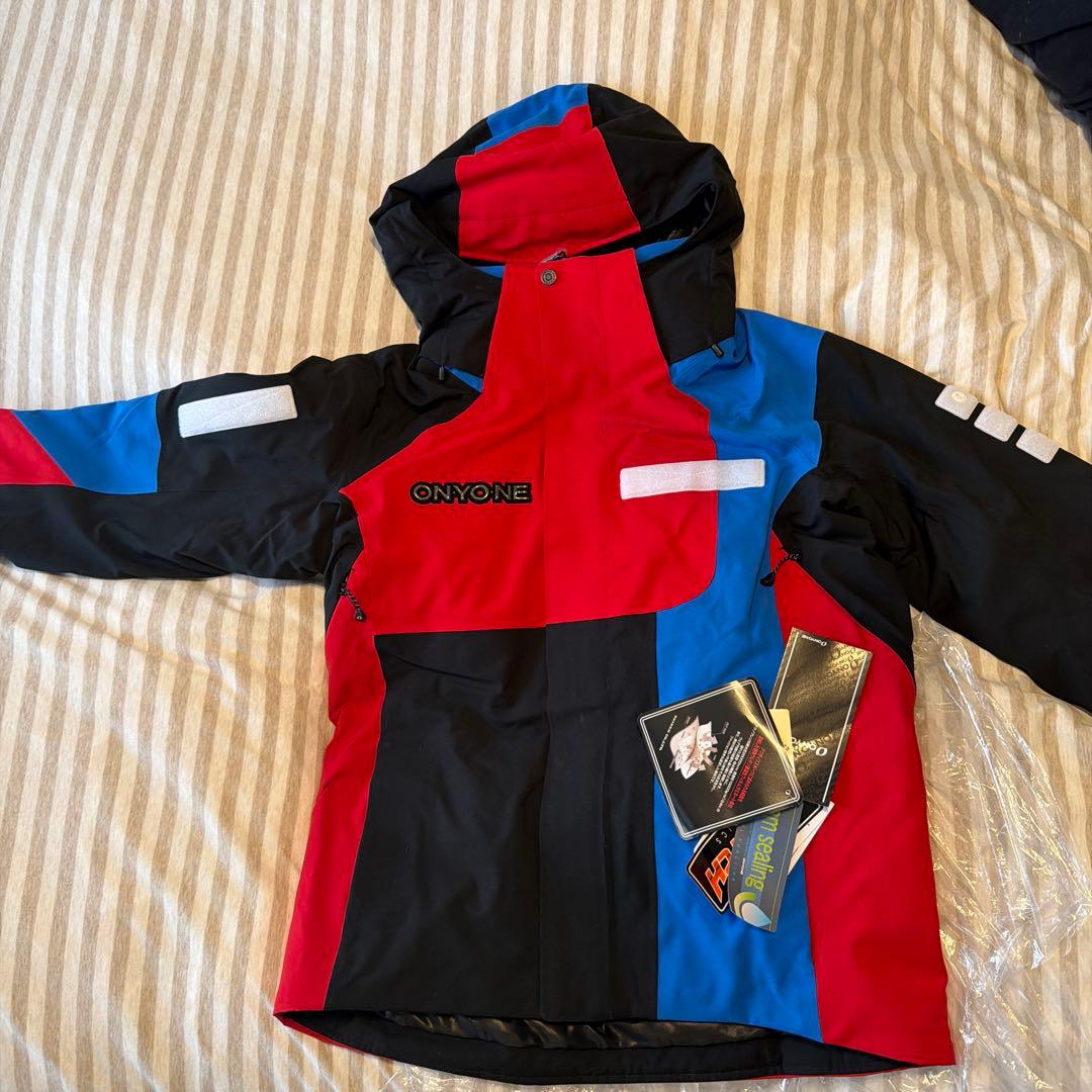 オンヨネゾーンアフタージャケット新品未使用品サイズＭ
