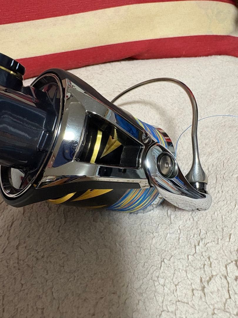 19 STELLA SW8000HG リール