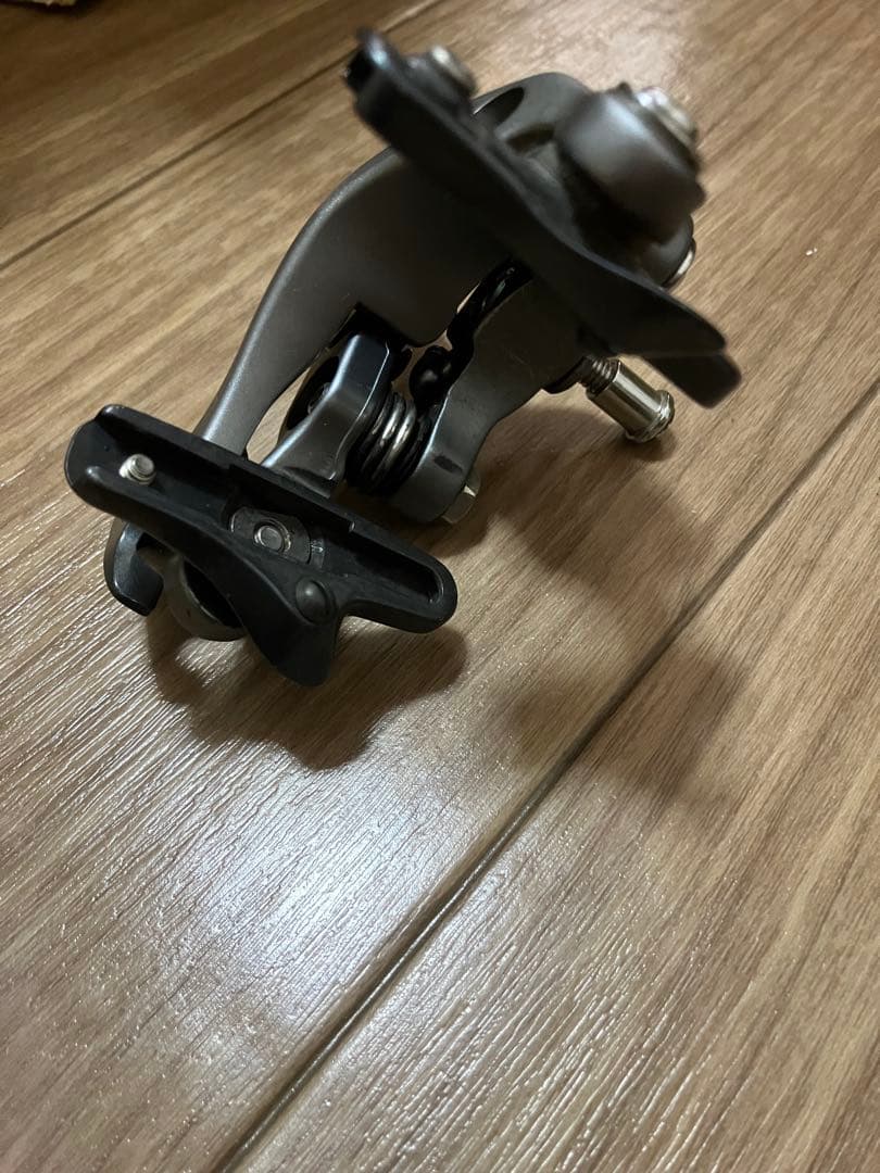 アルテグラ6800ブレーキキャリパー