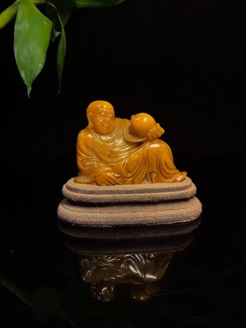 中国古美術・寿桃羅漢の印鑑・純手彫り・極上田黄印章・置物・風水開運・案頭・文房具