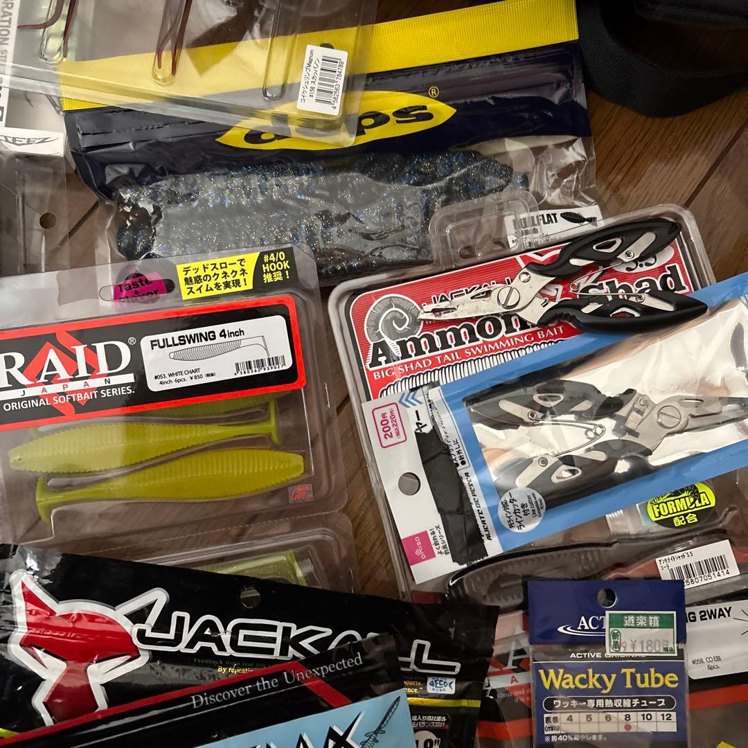 バス釣り引退セット　ルアー　ワーム　針　糸　釣り用カバン