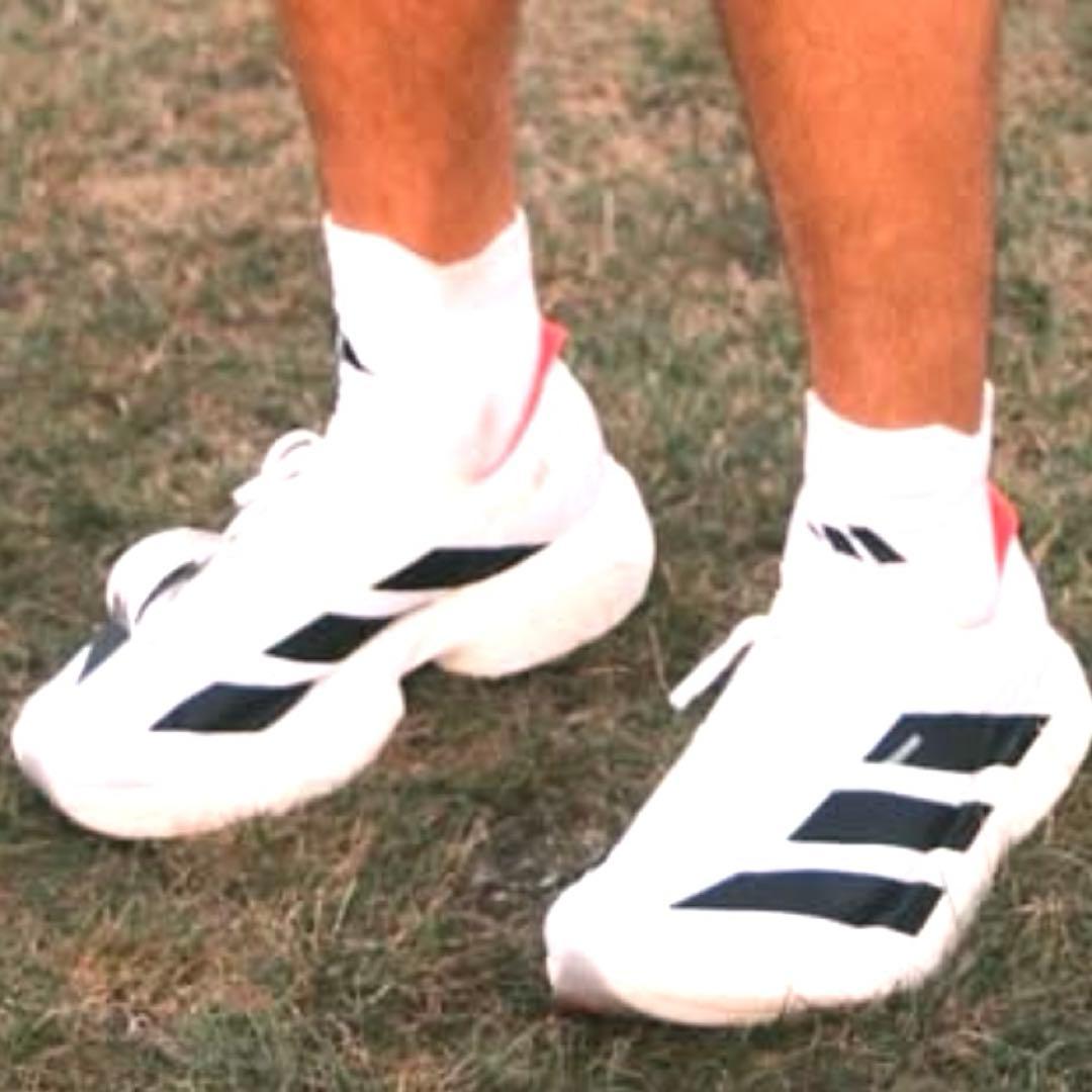 夜10時まで価格その後削除❗️貴重新品未使用26白adizero adiospro