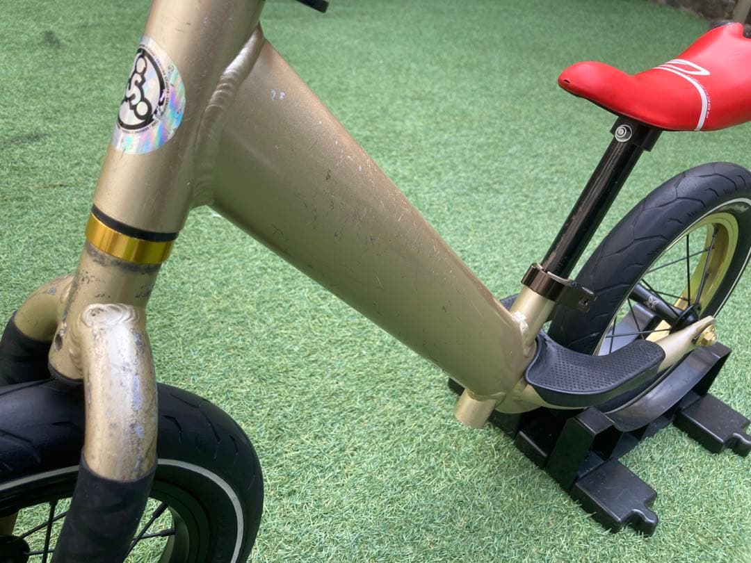 strider ストライダープロ　PRO限定ゴールド　 純正サドル、ハンドル付