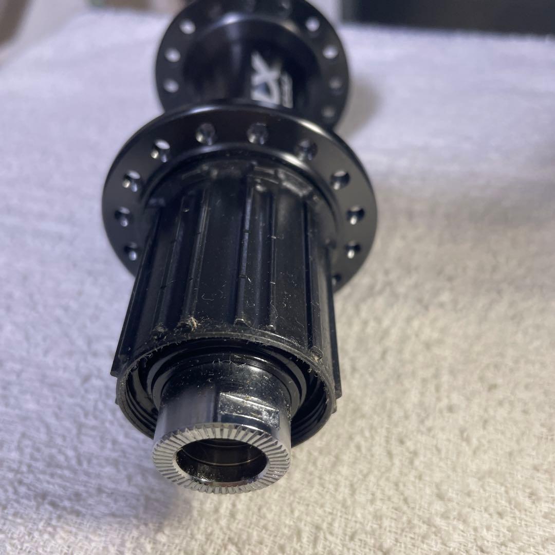 shimano FH-M8010-B XT ハブ　boost 32H