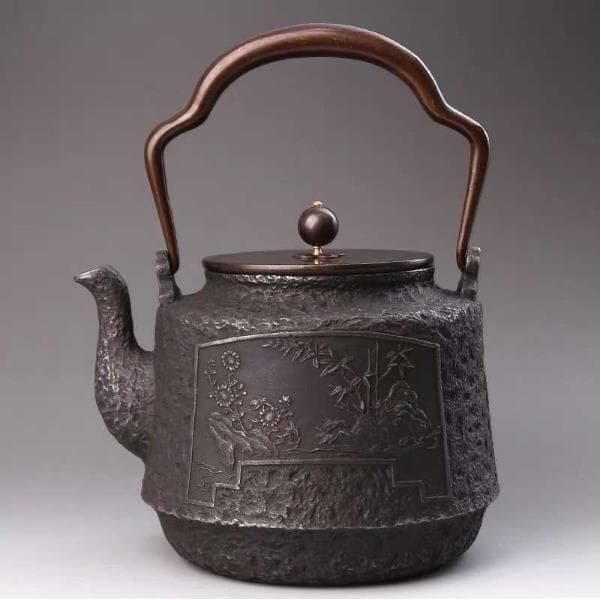 鋳鉄製黒色鉄瓶 花と動物の浮彫り 茶道用品 大容量 老鉄瓶★提梁壺 2.5L