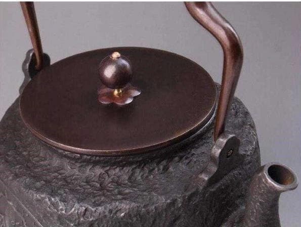 鋳鉄製黒色鉄瓶 花と動物の浮彫り 茶道用品 大容量 老鉄瓶★提梁壺 2.5L