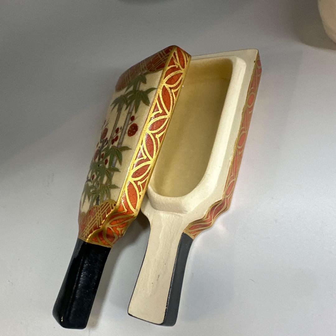 茂右衛門 前田宝泉 古董　古美术 人間国宝 十三代柿右衛門・濁手 香合 龍紋